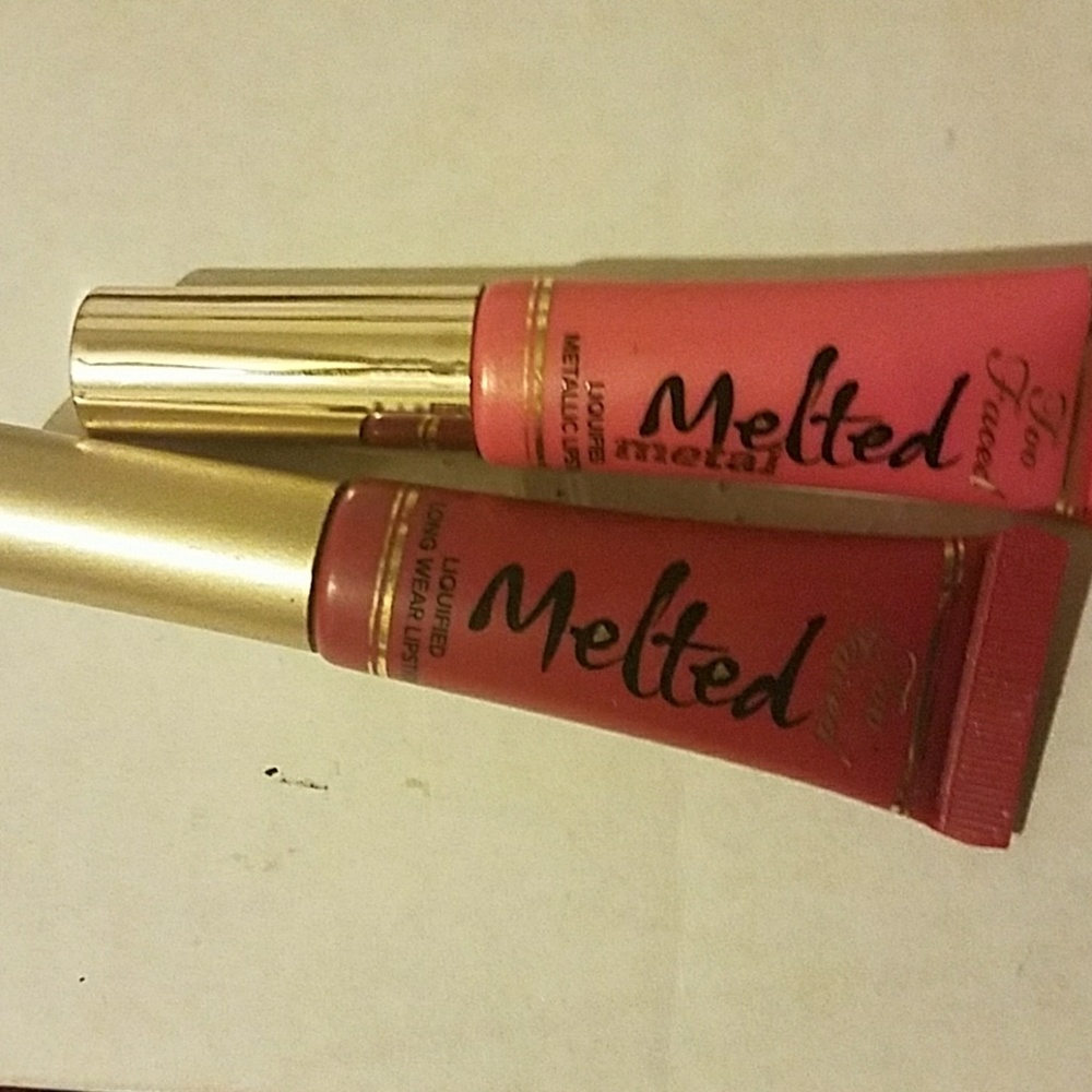 2 New Deluxe Mini Melted Lipstick